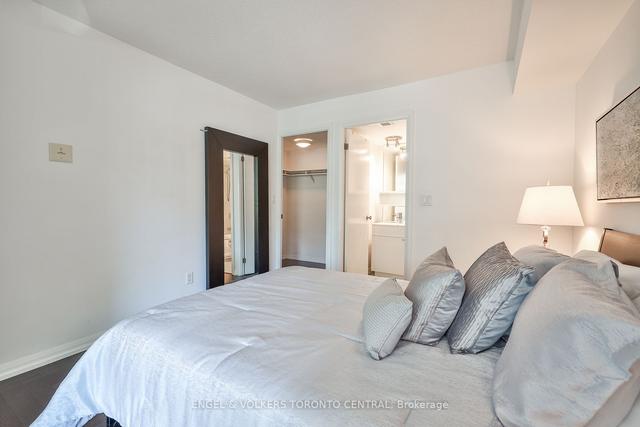 733 - 111 Elizabeth St, Condo with 2 bedrooms, 2 bathrooms and 1 parking in Toronto ON | Image 18