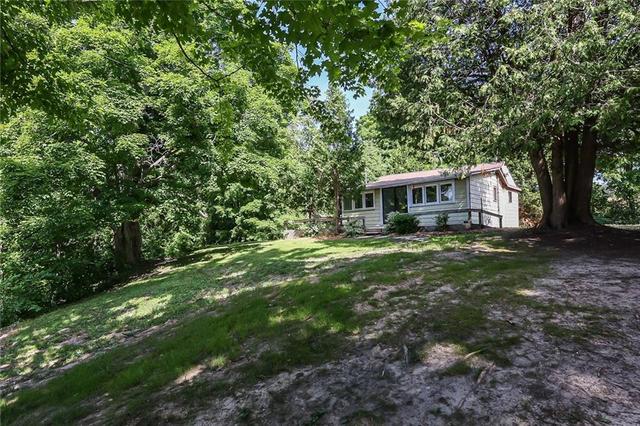 34830 Old River Road E, House detached with 1 bedrooms, 1 bathrooms and 10 parking in Central Huron ON | Image 4