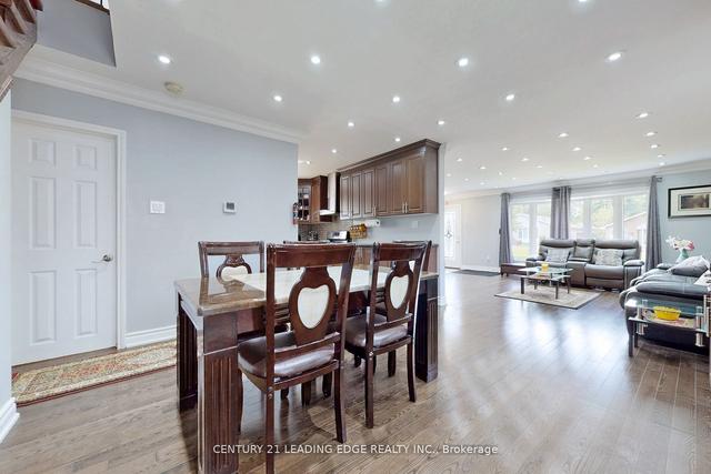 23 Caddy Dr, House detached with 5 bedrooms, 6 bathrooms and 5 parking in Toronto ON | Image 2