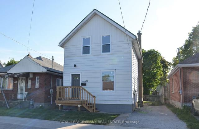 201 Rutherford Ave, House detached with 3 bedrooms, 1 bathrooms and 2 parking in Peterborough ON | Image 1