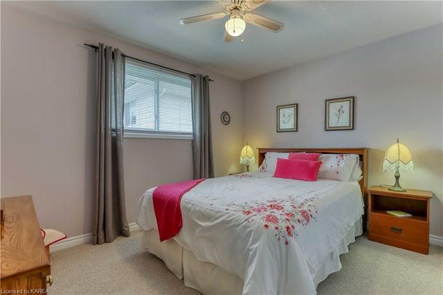 983 Mayfair Crescent, House detached with 4 bedrooms, 1 bathrooms and 4 parking in Kingston ON | Image 30