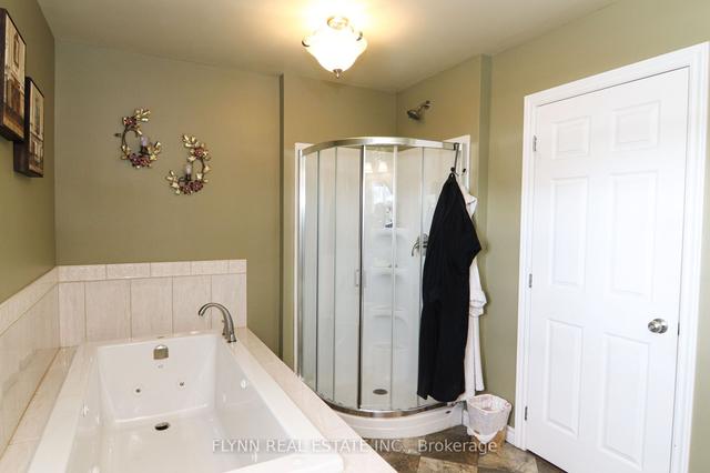 9501 Netherby Rd, House detached with 3 bedrooms, 3 bathrooms and 24 parking in Niagara Falls ON | Image 40