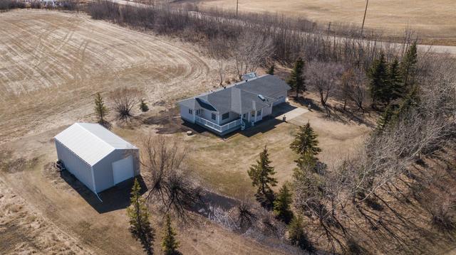 46445 Range Road 200, House detached with 3 bedrooms, 3 bathrooms and null parking in Camrose County AB | Image 3