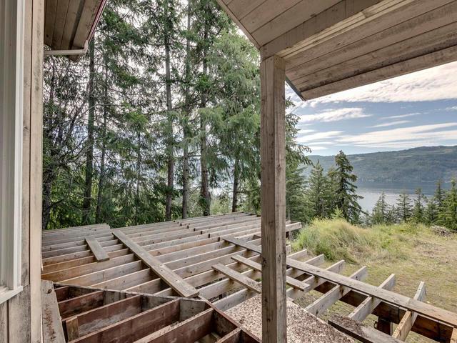 5190 Celista Place, House detached with 3 bedrooms, 2 bathrooms and 6 parking in Columbia Shuswap F BC | Image 17