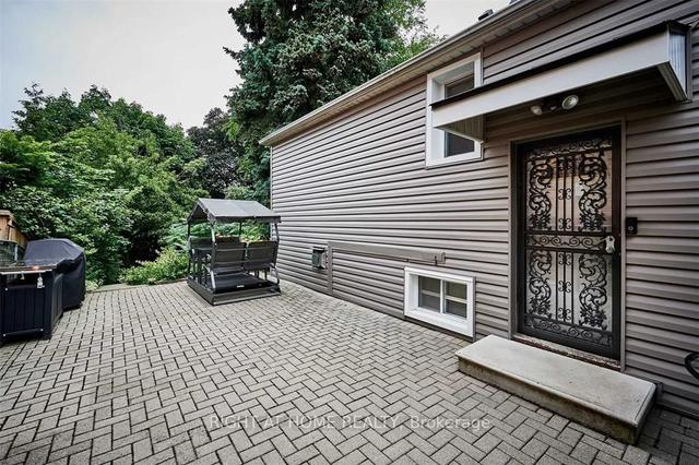 161 Hillmount Ave, House detached with 3 bedrooms, 2 bathrooms and 4 parking in Toronto ON | Image 14