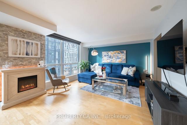 1105 - 75 Dalhousie St, Condo with 2 bedrooms, 1 bathrooms and 1 parking in Toronto ON | Image 5