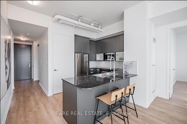 527 - 380 Macpherson Ave, Condo with 2 bedrooms, 2 bathrooms and 1 parking in Toronto ON | Image 2