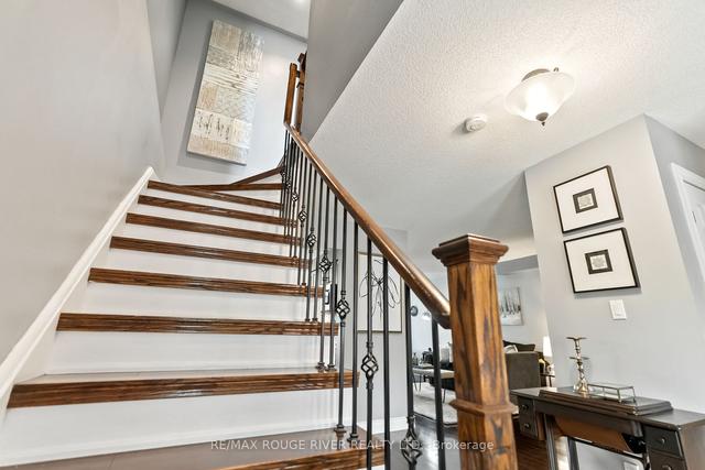 112 Champine Sq, House detached with 3 bedrooms, 4 bathrooms and 4 parking in Clarington ON | Image 10