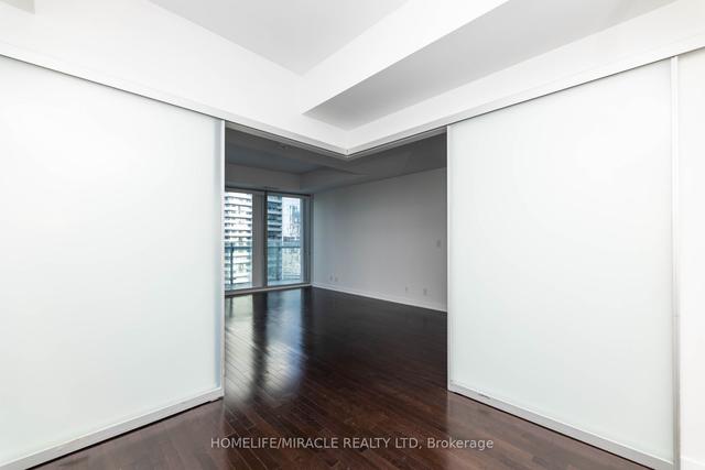 2901 - 14 York St, Condo with 3 bedrooms, 2 bathrooms and 1 parking in Toronto ON | Image 16