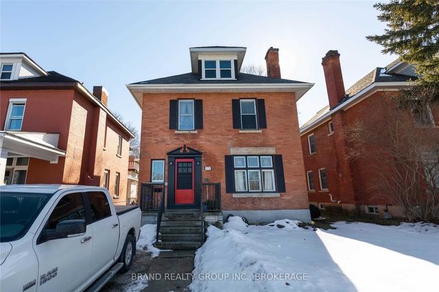 379 10th St W, House detached with 4 bedrooms, 2 bathrooms and 3 parking in Owen Sound ON | Image 12