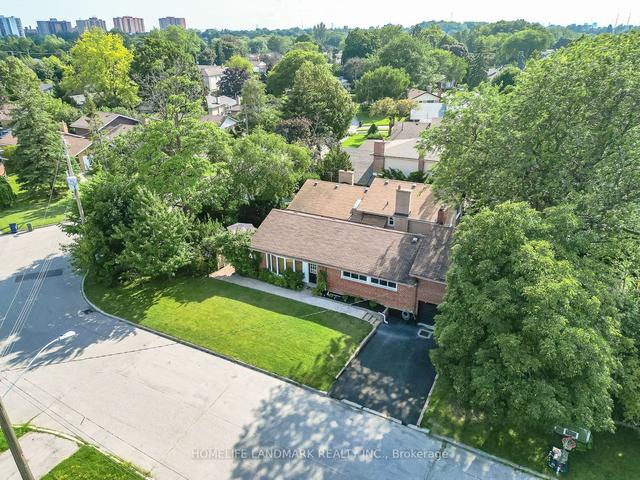 24 Panmure Cres E, House detached with 5 bedrooms, 2 bathrooms and 5 parking in Toronto ON | Image 26