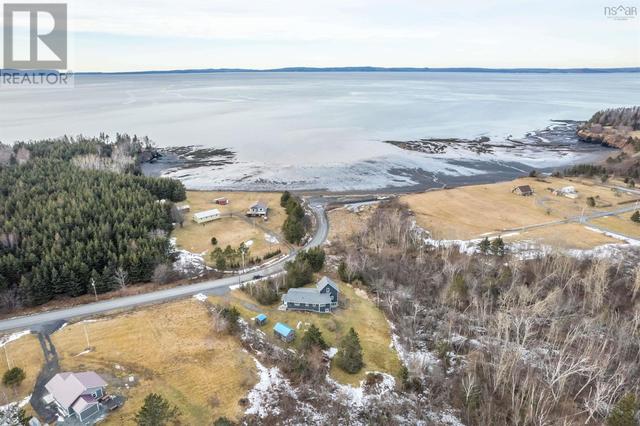 342 Ocean Beach Road, House detached with 3 bedrooms, 1 bathrooms and null parking in West Hants NS | Image 2