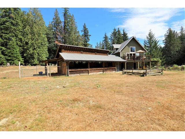 2345 Mountain Road, House detached with 2 bedrooms, 2 bathrooms and null parking in Sunshine Coast F BC | Image 22