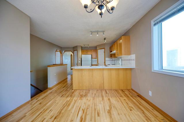 319 Douglas Glen Boulevard Se, House detached with 4 bedrooms, 2 bathrooms and 2 parking in Calgary AB | Image 5