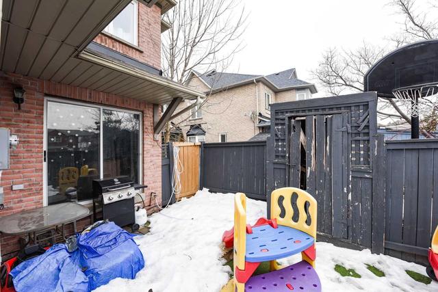 103 Chipmunk Cres, House attached with 3 bedrooms, 3 bathrooms and 2 parking in Brampton ON | Image 21