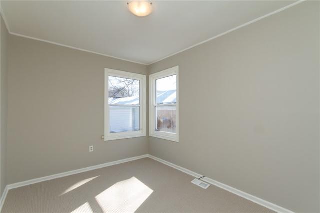 79 East 34th St, House detached with 3 bedrooms, 2 bathrooms and 3 parking in Hamilton ON | Image 12