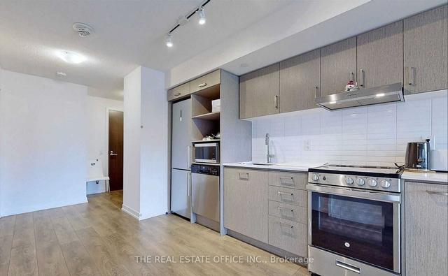 1709 - 219 Dundas St E, Condo with 2 bedrooms, 2 bathrooms and 0 parking in Toronto ON | Image 1