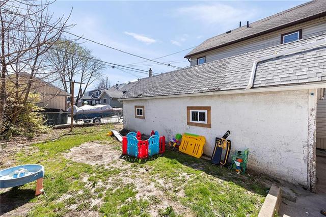 795 Elliott Street E, House detached with 3 bedrooms, 1 bathrooms and null parking in Windsor ON | Image 11