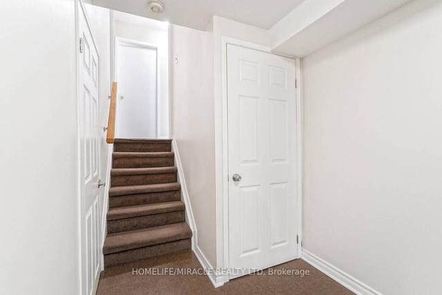 4 Helena Crt, House detached with 4 bedrooms, 2 bathrooms and 4 parking in Brampton ON | Image 9