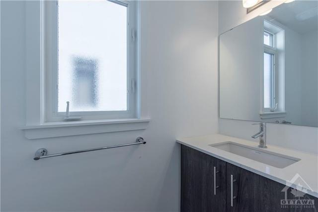 853 Solarium Avenue, Townhouse with 3 bedrooms, 3 bathrooms and 2 parking in Ottawa ON | Image 12