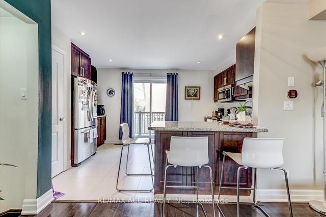 22 Coventry St, House attached with 3 bedrooms, 3 bathrooms and 1 parking in Toronto ON | Image 3