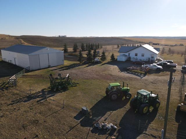 38405 Range Road 251, House detached with 5 bedrooms, 3 bathrooms and 8 parking in Lacombe County AB | Image 38
