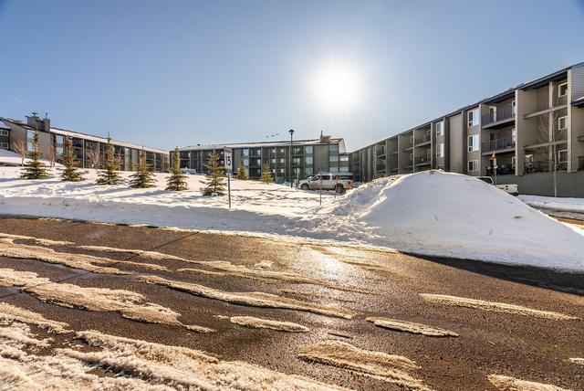 1316 - 201 Abasand Drive, Condo with 3 bedrooms, 1 bathrooms and 2 parking in Wood Buffalo AB | Image 1