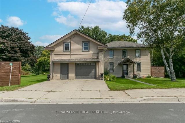 203 County Road 28, House detached with 4 bedrooms, 3 bathrooms and 4 parking in Otonabee South Monaghan ON | Image 1