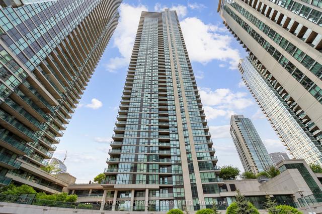 4203 - 16 Harbour St, Condo with 3 bedrooms, 2 bathrooms and 1 parking in Toronto ON | Image 1