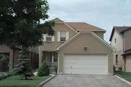 8 Lacewood Cres, House detached with 3 bedrooms, 3 bathrooms and 4 parking in Brampton ON | Image 1