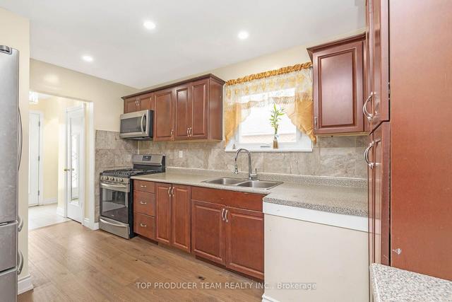 42 Ionview Rd, House detached with 3 bedrooms, 3 bathrooms and 4 parking in Toronto ON | Image 7