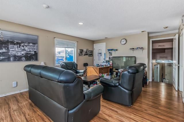 8051 Laguna Way Ne, House detached with 4 bedrooms, 2 bathrooms and 2 parking in Calgary AB | Image 24