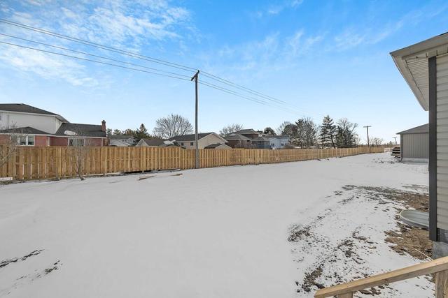 35 Allen St, House detached with 2 bedrooms, 2 bathrooms and 6 parking in Prince Edward County ON | Image 17