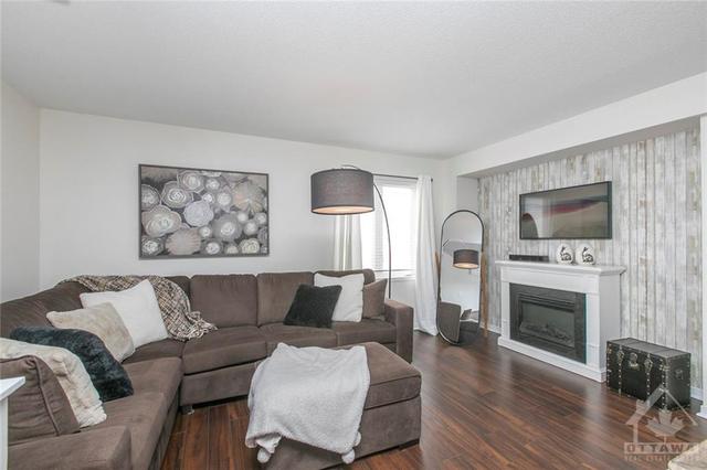 529 Simran Private, Townhouse with 2 bedrooms, 3 bathrooms and 2 parking in Ottawa ON | Image 9