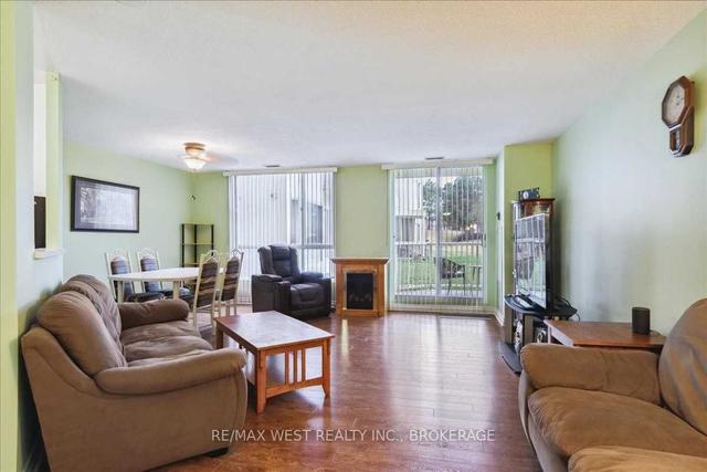 102 - 3077 Weston Rd, Condo with 2 bedrooms, 2 bathrooms and 1 parking in Toronto ON | Image 6