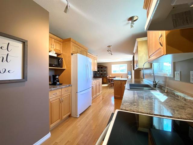 121 - 46139 Rr 205, House detached with 4 bedrooms, 3 bathrooms and null parking in Camrose County AB | Image 16