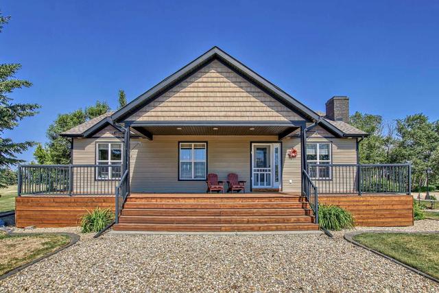 27540 Township Road 372, House detached with 5 bedrooms, 3 bathrooms and null parking in Red Deer County AB | Image 3