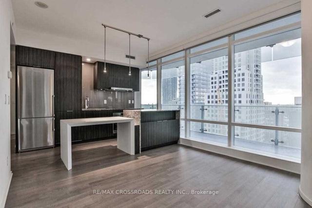 2110 - 1 Bloor St E, Condo with 2 bedrooms, 2 bathrooms and 0 parking in Toronto ON | Image 9