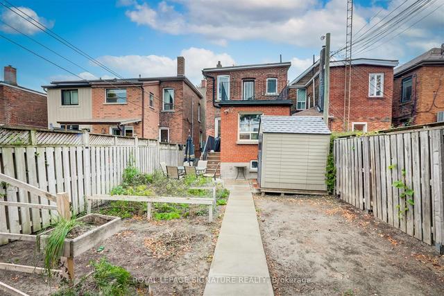 985 Shaw St, House detached with 4 bedrooms, 2 bathrooms and 0 parking in Toronto ON | Image 29