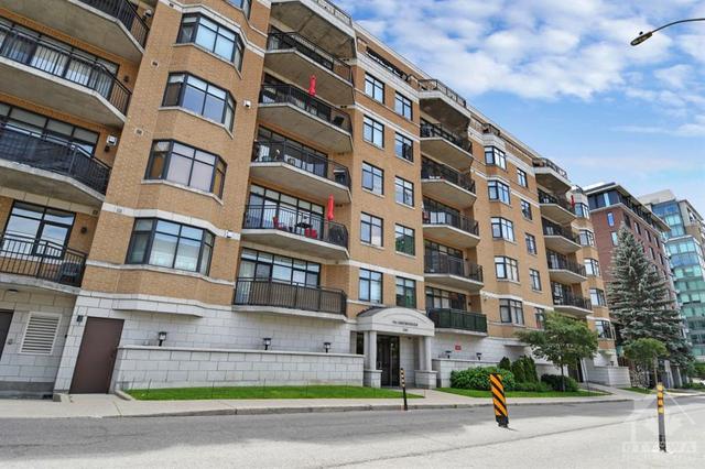 301 - 260 Besserer Street, Condo with 2 bedrooms, 1 bathrooms and 1 parking in Ottawa ON | Image 1