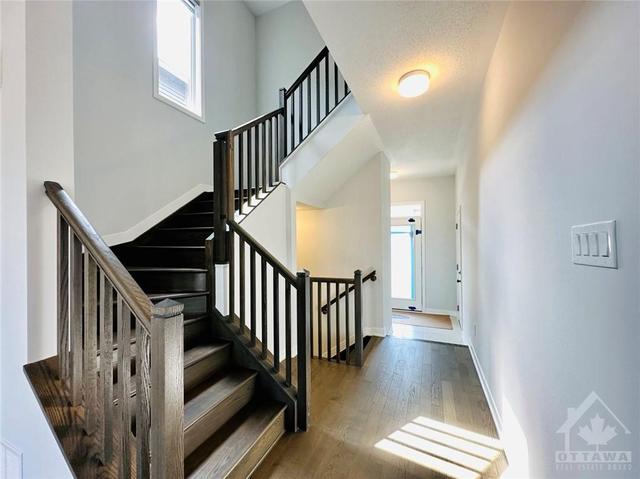 273 Ormiston Crescent, Townhouse with 3 bedrooms, 4 bathrooms and 3 parking in Ottawa ON | Image 3