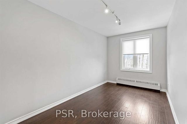 969 Eglinton Ave W, Condo with 3 bedrooms, 1 bathrooms and 1 parking in Toronto ON | Image 4
