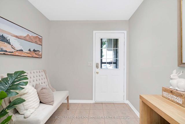 61 Calvin Crt, House attached with 3 bedrooms, 1 bathrooms and 3 parking in Cambridge ON | Image 20