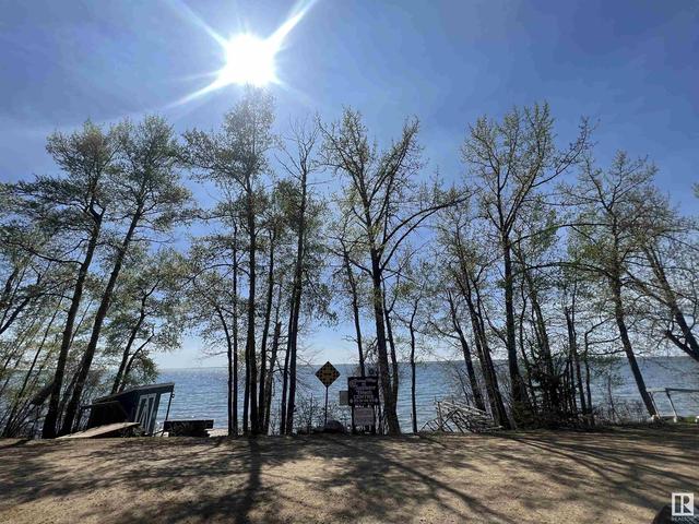 34 Lakeshore Dr, House detached with 3 bedrooms, 1 bathrooms and null parking in Sundance Beach AB | Image 37