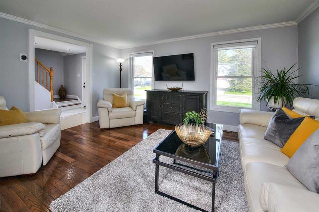 80 Hubert St, House detached with 4 bedrooms, 2 bathrooms and 3 parking in Cambridge ON | Image 4