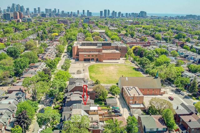 640 1/2 Euclid Ave, House semidetached with 2 bedrooms, 1 bathrooms and 1 parking in Toronto ON | Image 20