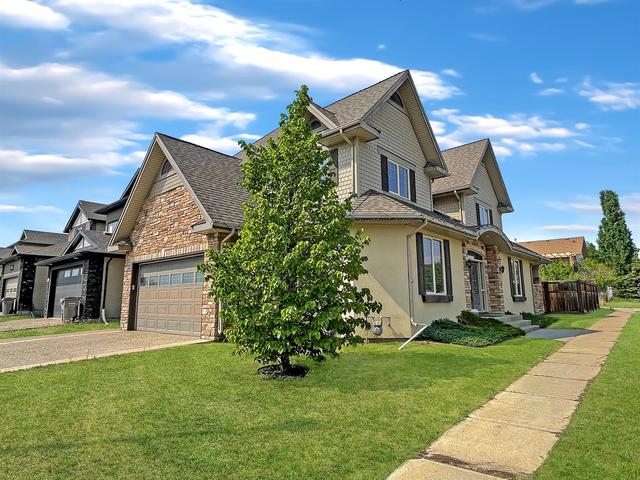 9002 60 Avenue, House detached with 5 bedrooms, 4 bathrooms and 4 parking in Grande Prairie AB | Image 2