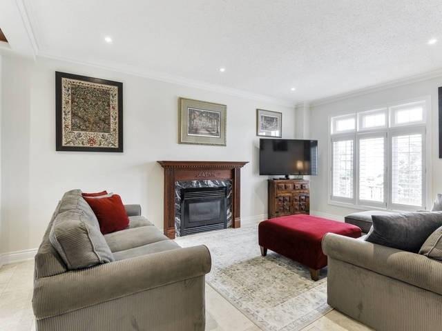 102 Gladstone Ave, House detached with 4 bedrooms, 5 bathrooms and 6 parking in Vaughan ON | Image 2