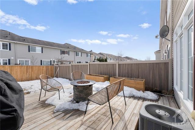 452 Ashbourne Crescent, Townhouse with 3 bedrooms, 3 bathrooms and 3 parking in Ottawa ON | Image 30