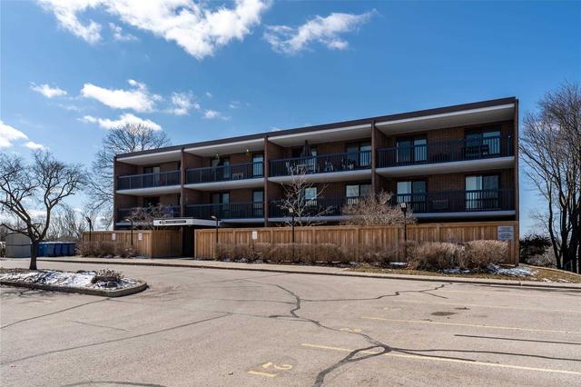 24 - 63 Conroy Cres, Condo with 3 bedrooms, 1 bathrooms and 1 parking in Guelph ON | Image 12